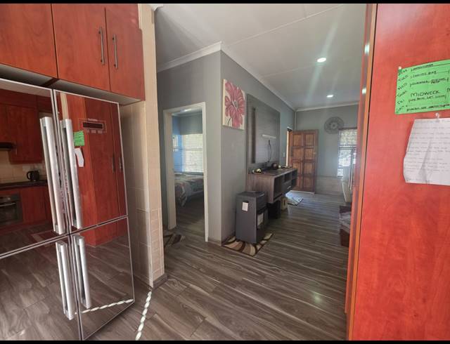 2 BEDROOM TOWNHOUSE FOR SALE IN VANDERBIJLPARK CE 2